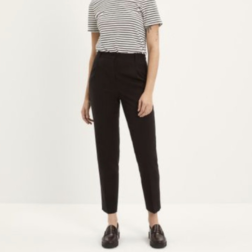 Frank & Oak The Grant Tapered Pant in Black, size 6